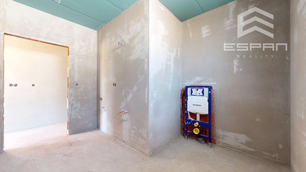  Rodinný dom s garážou a pozemkom o výmere 664 m2 v obci Láb!!!