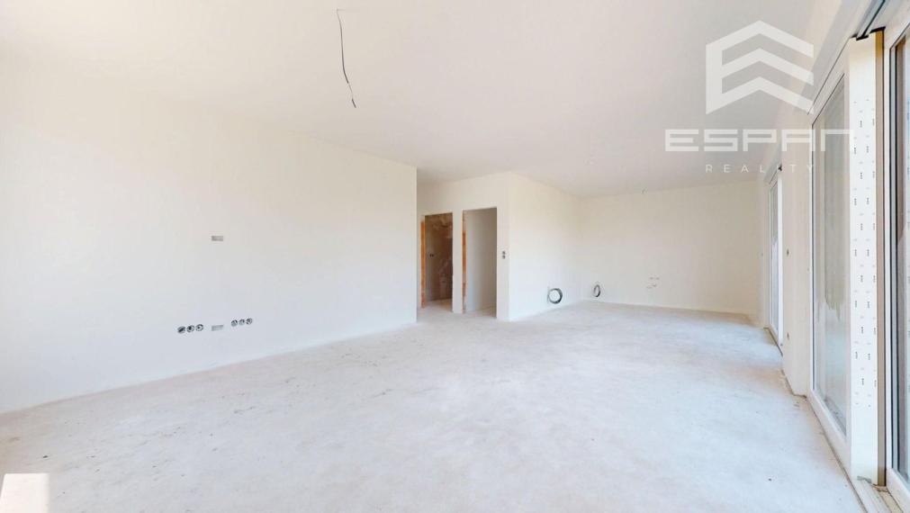  Rodinný dom s garážou a pozemkom o výmere 664 m2 v obci Láb!!!