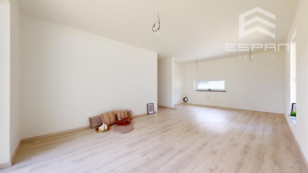 NOVOSTAVBA: 4 izb. rodinný bungalov vyhotovený v ŠTANDARDE v obci Sekule!!