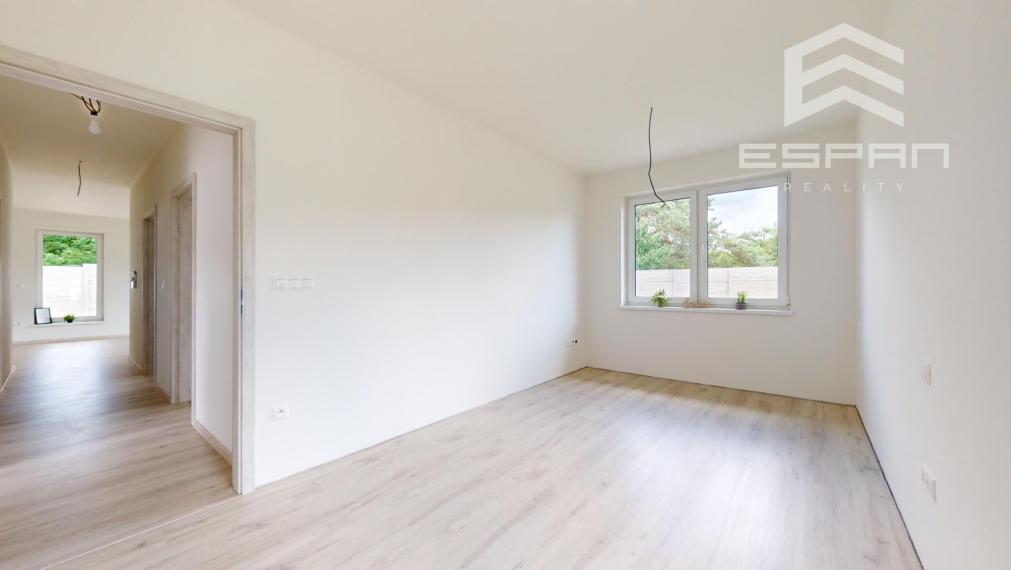 NOVOSTAVBA: 4 izb. rodinný bungalov vyhotovený v ŠTANDARDE v obci Sekule!!