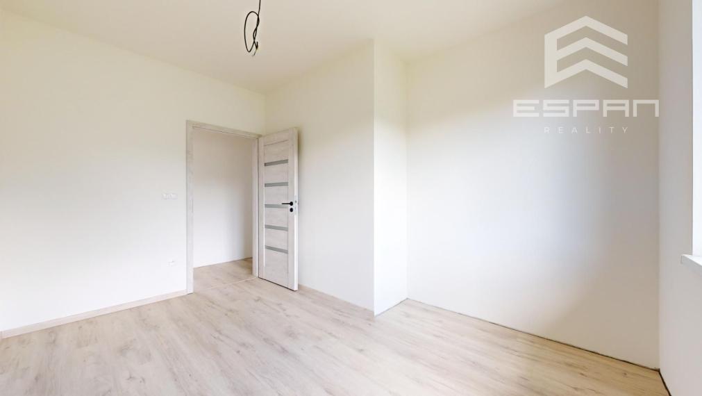 NOVOSTAVBA: 4 izb. rodinný bungalov vyhotovený v ŠTANDARDE v obci Sekule!!