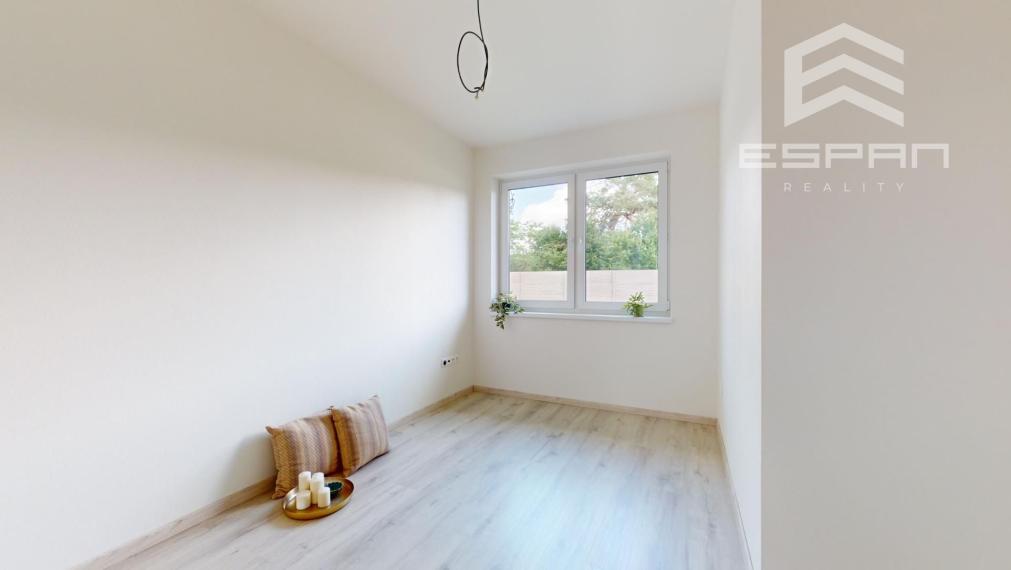 NOVOSTAVBA: 4 izb. rodinný bungalov vyhotovený v ŠTANDARDE v obci Sekule!!