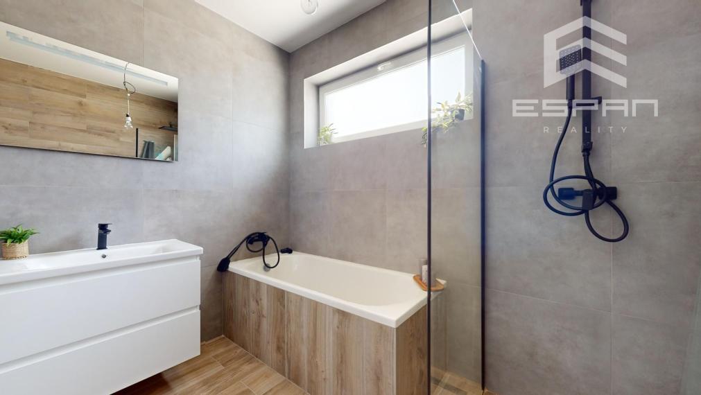 NOVOSTAVBA: 4 izb. rodinný bungalov vyhotovený v ŠTANDARDE v obci Sekule!!