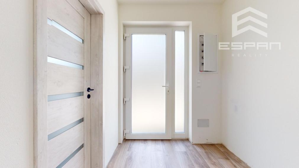 NOVOSTAVBA: 4 izb. rodinný bungalov vyhotovený v ŠTANDARDE v obci Sekule!!