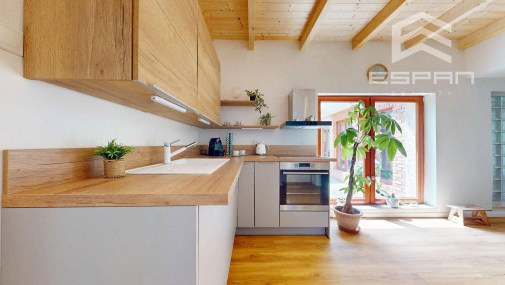 Rodinný dom s charizmou a úžasnou záhradou, vhodný aj pre viacgeneračné bývanie