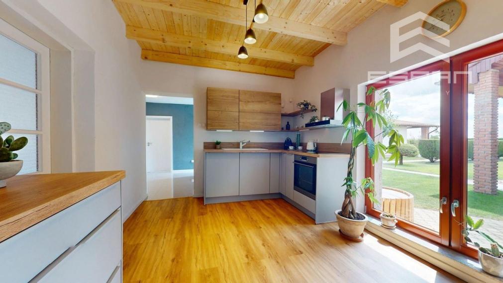 Rodinný dom s charizmou a úžasnou záhradou, vhodný aj pre viacgeneračné bývanie