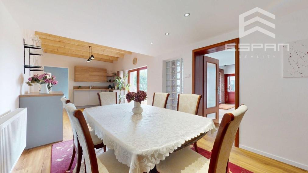 Rodinný dom s charizmou a úžasnou záhradou, vhodný aj pre viacgeneračné bývanie