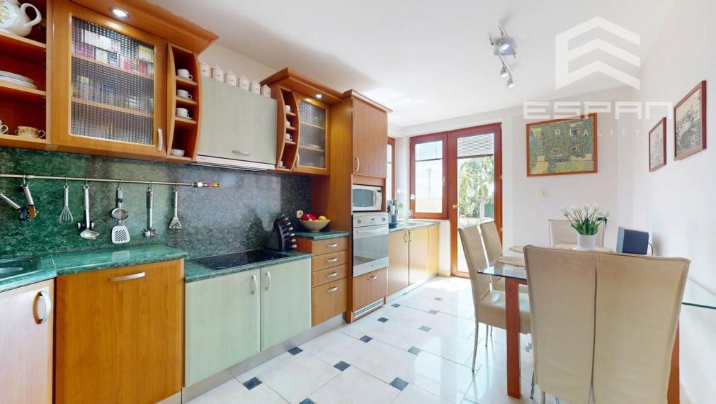 Rodinný dom s charizmou a úžasnou záhradou, vhodný aj pre viacgeneračné bývanie