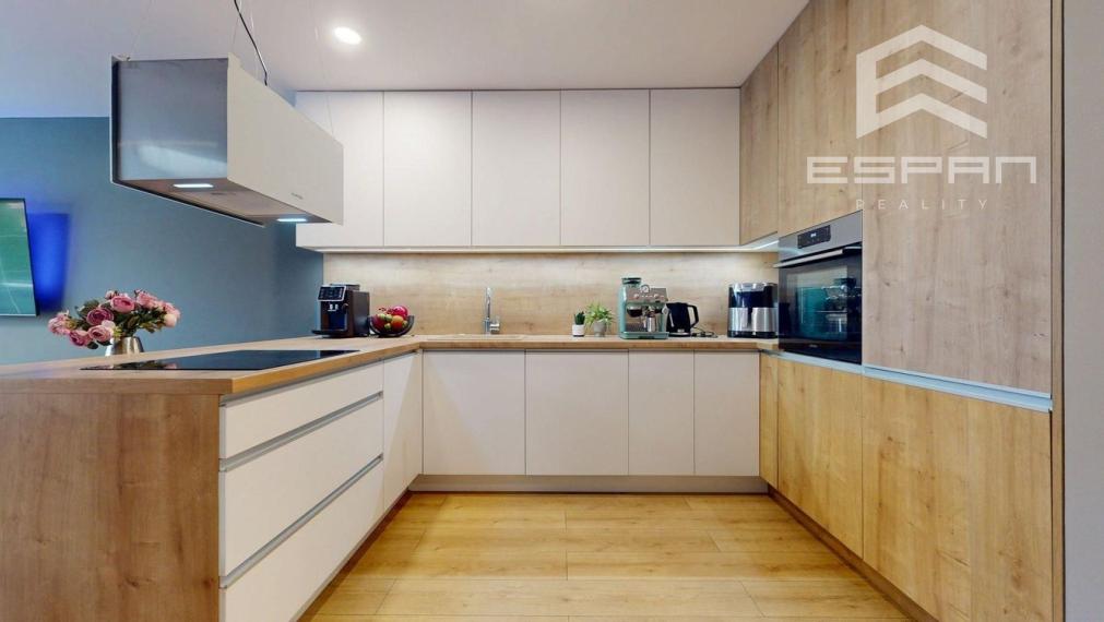 Zariadený 3 izbový dom so záhradou v  Píniovej aleji pri Malackách