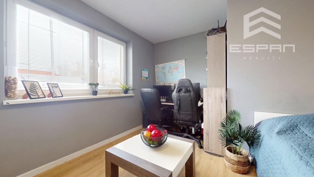 Zariadený 3 izbový dom so záhradou v  Píniovej aleji pri Malackách