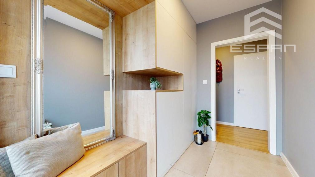 Zariadený 3 izbový dom so záhradou v  Píniovej aleji pri Malackách