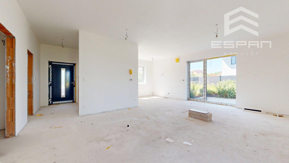 Skolaudovaný 4 izb. rodinný dom v dvojdome so záhradkou/Plavecký Mikuláš!!