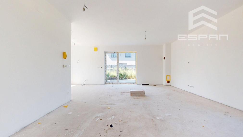 Skolaudovaný 4 izb. rodinný dom v dvojdome so záhradkou/Plavecký Mikuláš!!