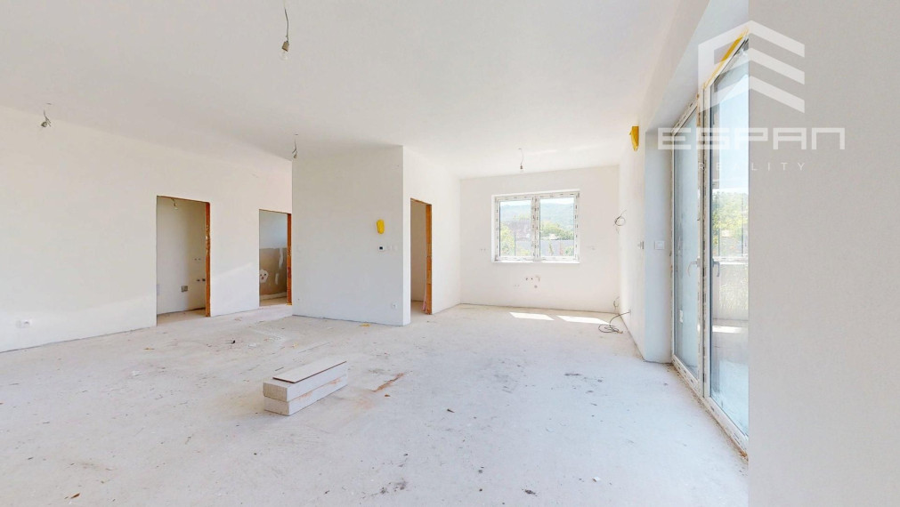 Skolaudovaný 4 izb. rodinný dom v dvojdome so záhradkou/Plavecký Mikuláš!!