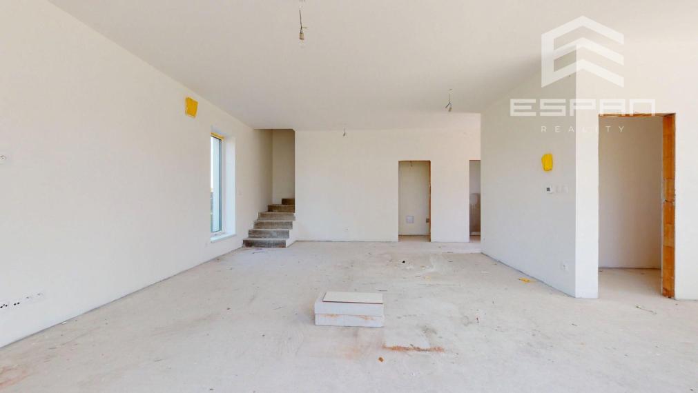 Skolaudovaný 4 izb. rodinný dom v dvojdome so záhradkou/Plavecký Mikuláš!!