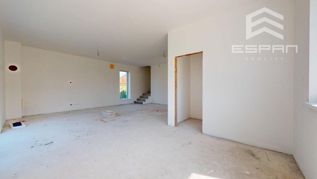 Skolaudovaný 4 izb. rodinný dom v dvojdome so záhradkou/Plavecký Mikuláš!!