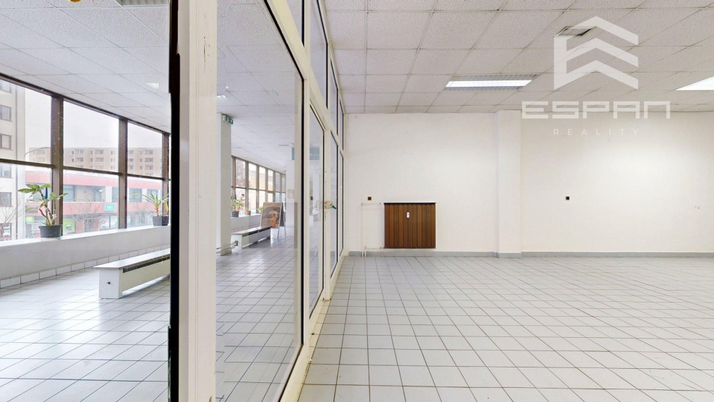 Obchodný/kancelársky priestor o výmere 75 m2 na ul. Záhorácka v Malackách