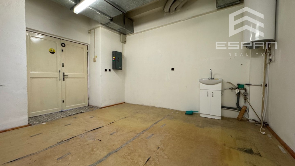 Obchodný/kancelársky priestor o výmere 75 m2 na ul. Záhorácka v Malackách