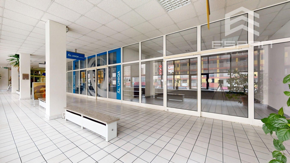 Obchodný/kancelársky priestor o výmere 75 m2 na ul. Záhorácka v Malackách