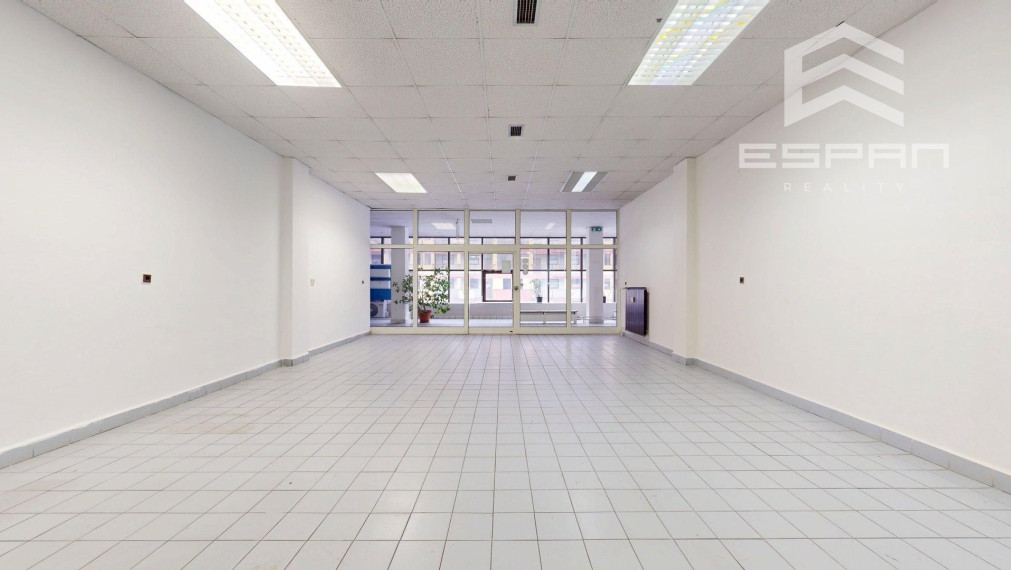 NA PRENÁJOM: Obchodný/kancelársky priestor o výmere 75 m2 na ul. Záhorácka v Malackách