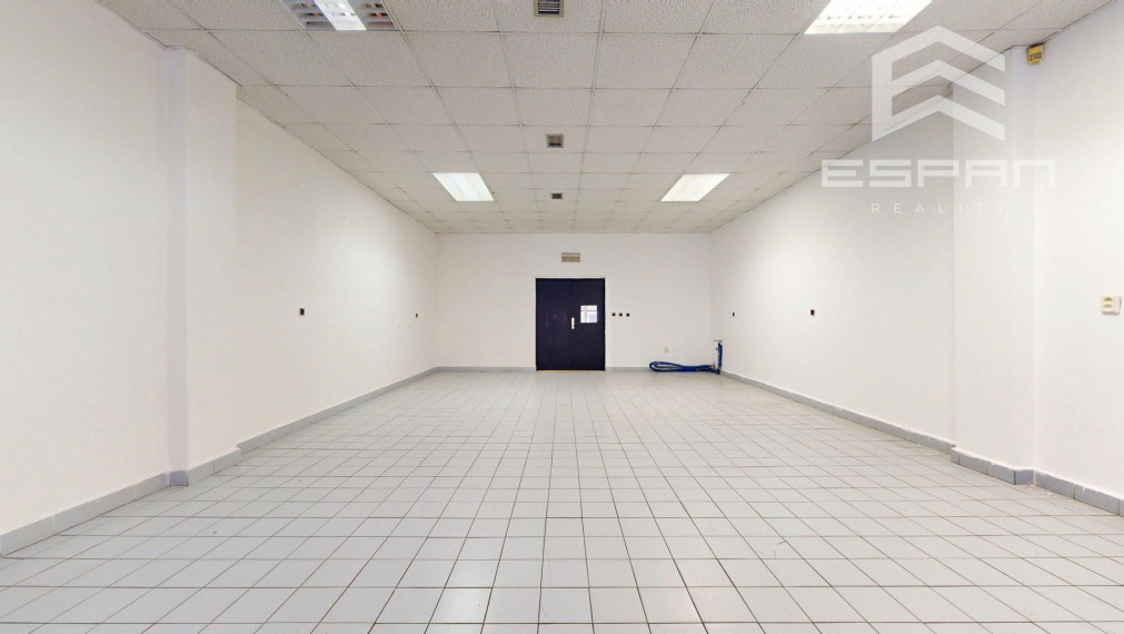 NA PRENÁJOM: Obchodný/kancelársky priestor o výmere 75 m2 na ul. Záhorácka v Malackách