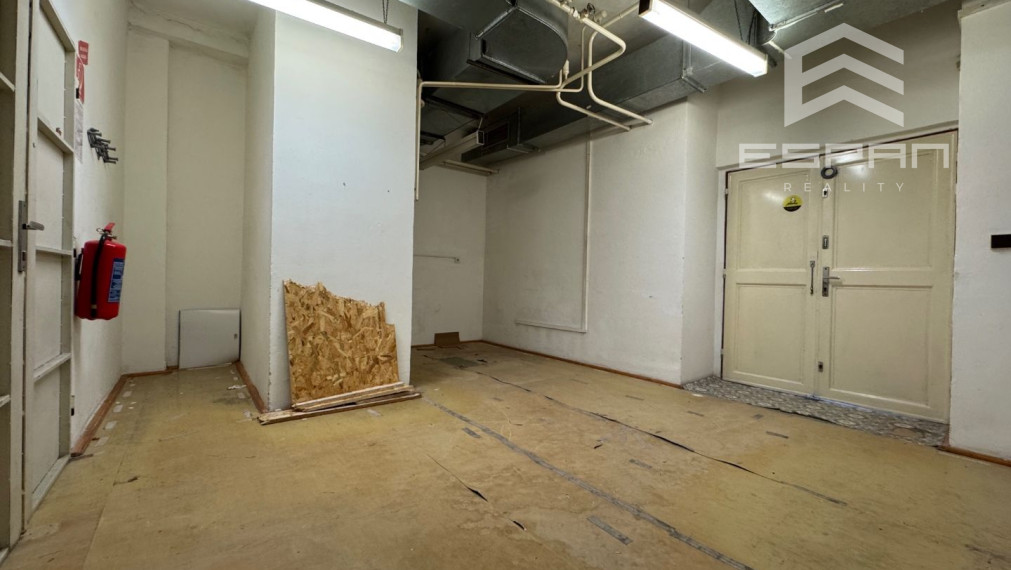 NA PRENÁJOM: Obchodný/kancelársky priestor o výmere 75 m2 na ul. Záhorácka v Malackách