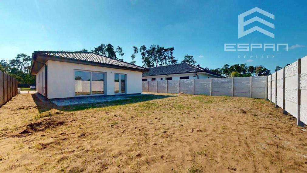 NOVINKA: Moderná novostavba 4 izb. bungalovu v krásnej lokalite "Pod lesom"