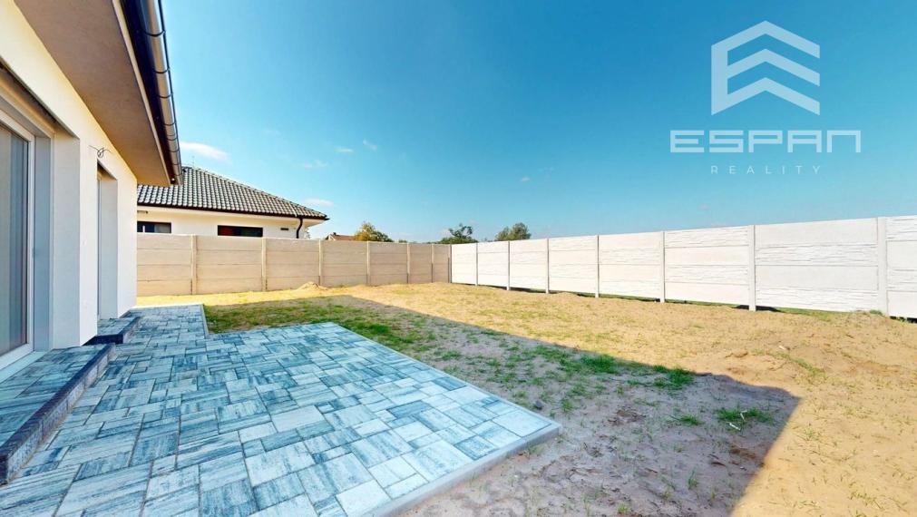 NOVINKA: Moderná novostavba 4 izb. bungalovu v krásnej lokalite "Pod lesom"