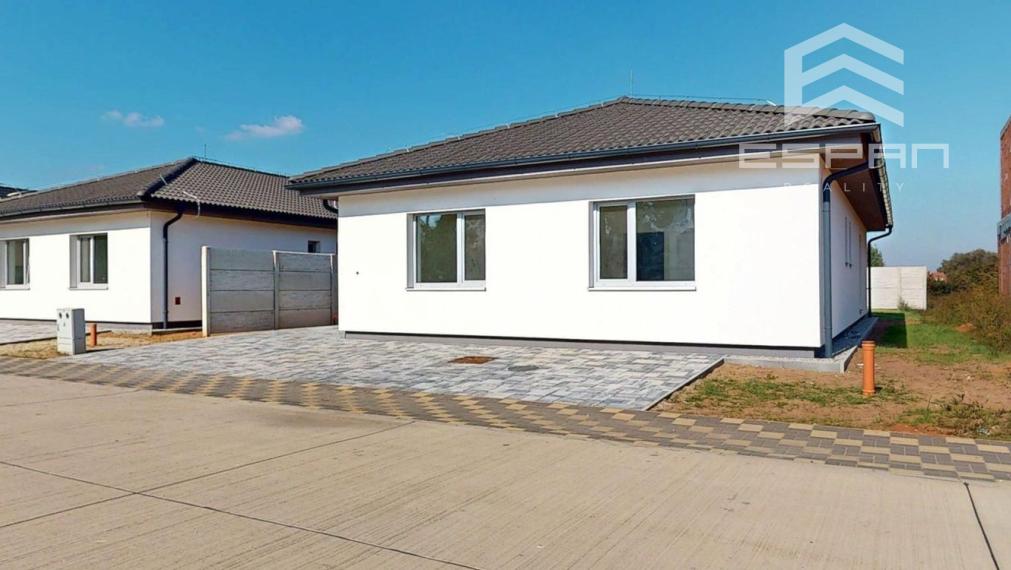 NOVINKA: Moderná novostavba 4 izb. bungalovu v krásnej lokalite "Pod lesom"