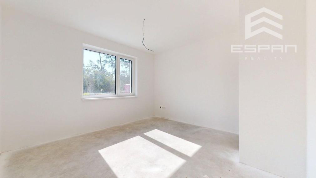 NOVINKA: Moderná novostavba 4 izb. bungalovu v krásnej lokalite "Pod lesom"