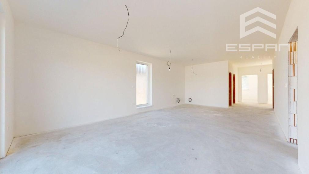 NOVINKA: Moderná novostavba 4 izb. bungalovu v krásnej lokalite "Pod lesom"