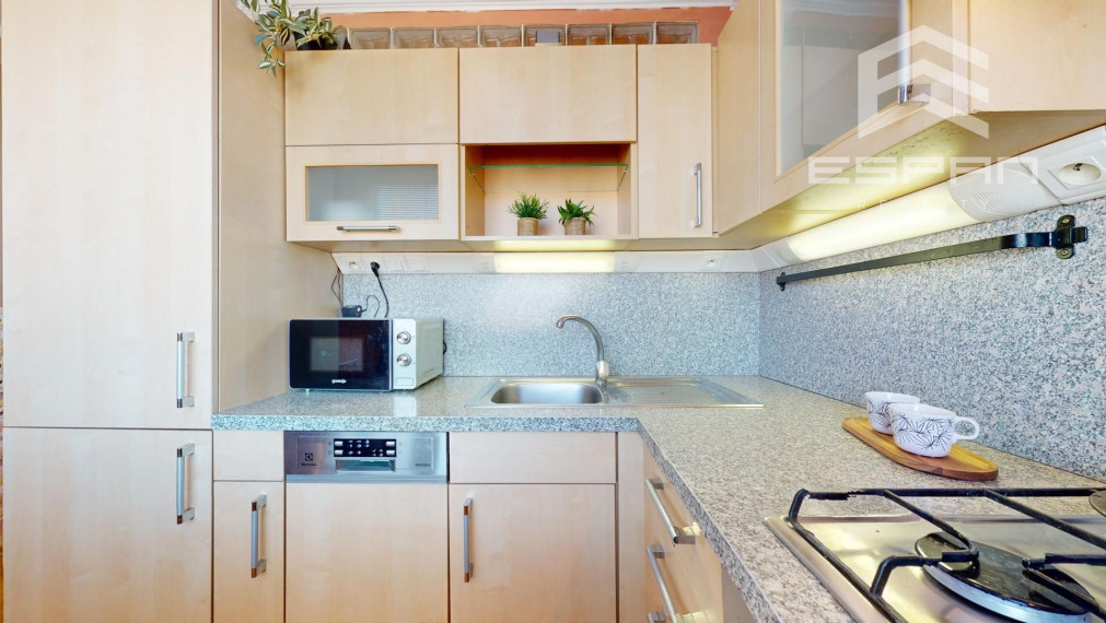 NA PREDAJ: Priestranný 3 izbový byt priamo v CENTRE mesta Malacky!!