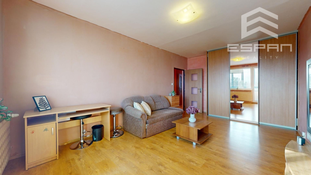 NA PREDAJ: Priestranný 3 izbový byt priamo v CENTRE mesta Malacky!!