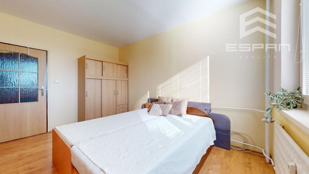 NA PREDAJ: Priestranný 3 izbový byt priamo v CENTRE mesta Malacky!!