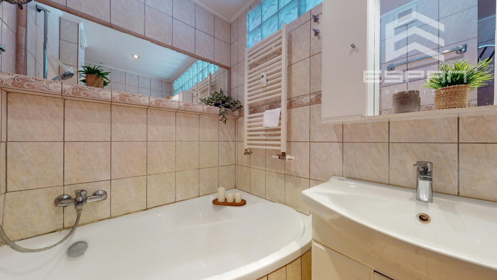 NA PREDAJ: Priestranný 3 izbový byt priamo v CENTRE mesta Malacky!!