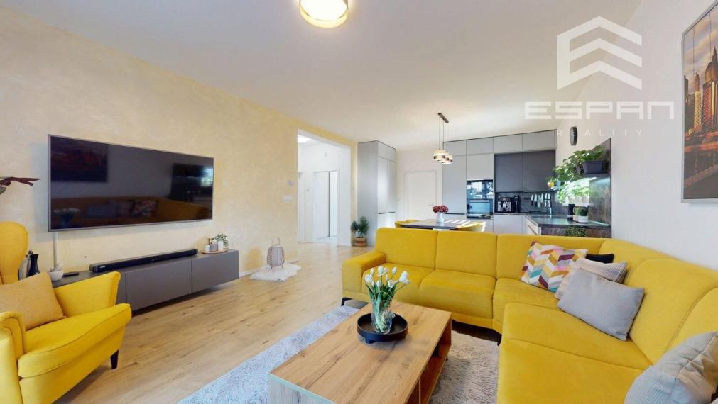 Moderný 3 izbový byt s predzáhradkou a parkovaním pre 2 autá/ Kostolište