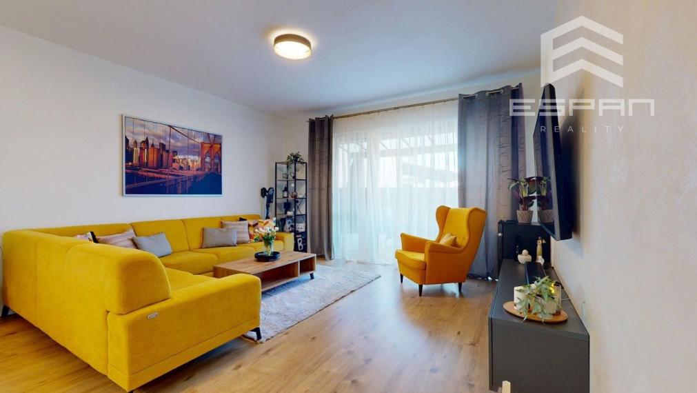 Moderný 3 izbový byt s predzáhradkou a parkovaním pre 2 autá/ Kostolište