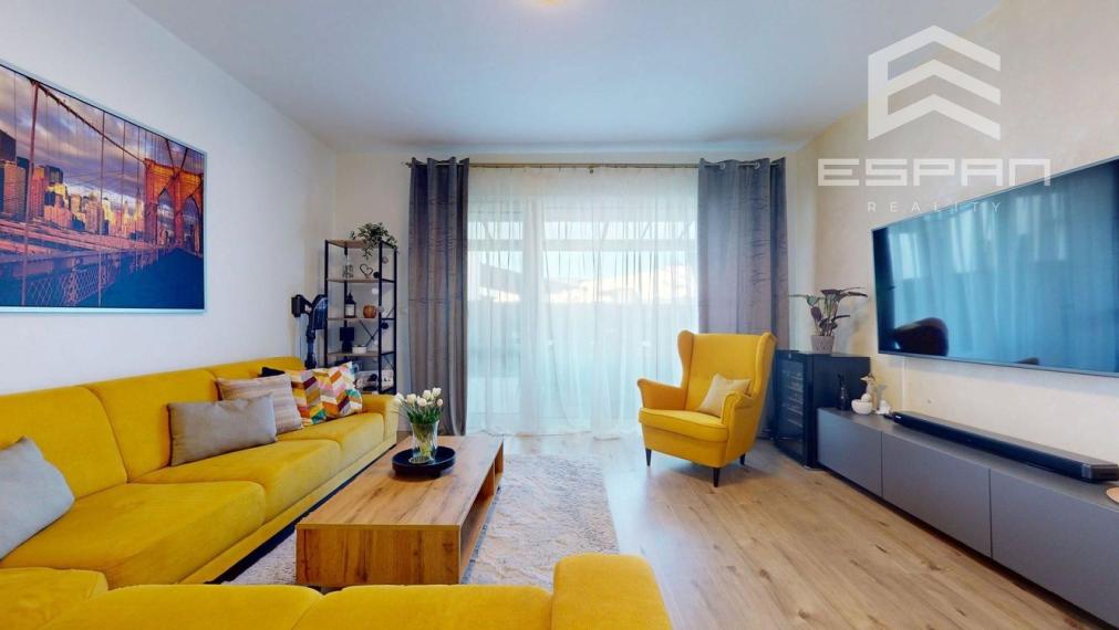 Moderný 3 izbový byt s predzáhradkou a parkovaním pre 2 autá/ Kostolište