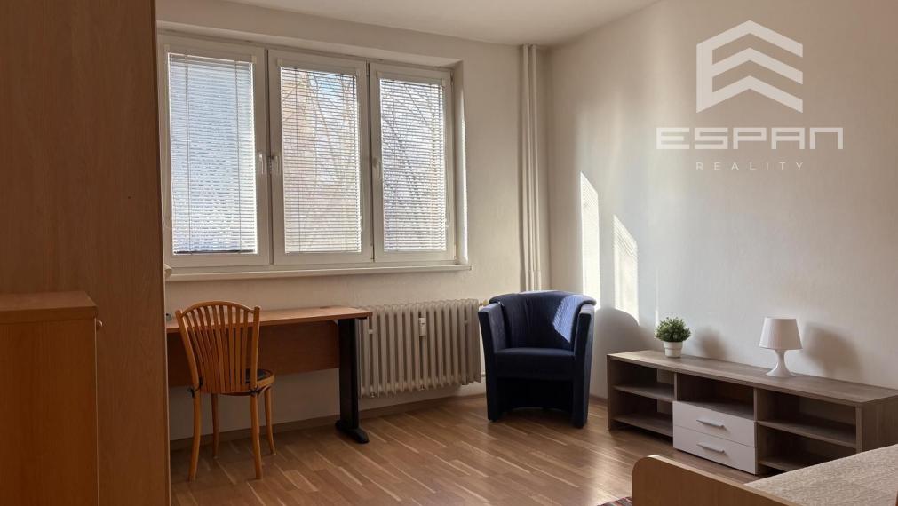 Na prenájom zariadený 2 izbový byt v príjemnej časti Ružinova, Exnárova