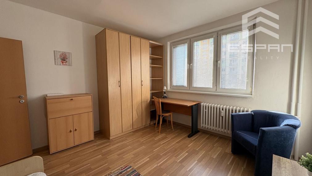 Na prenájom zariadený 2 izbový byt v príjemnej časti Ružinova, Exnárova