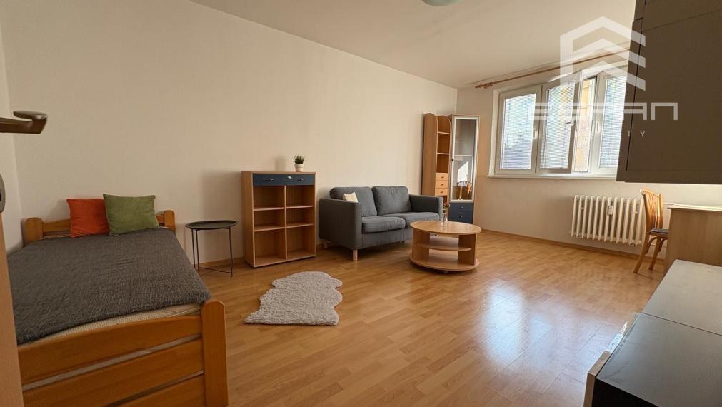 Na prenájom zariadený 2 izbový byt v príjemnej časti Ružinova, Exnárova