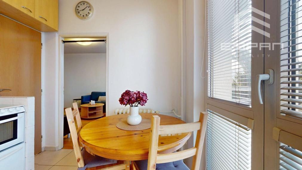 Na prenájom zariadený 2 izbový byt v príjemnej časti Ružinova, Exnárova