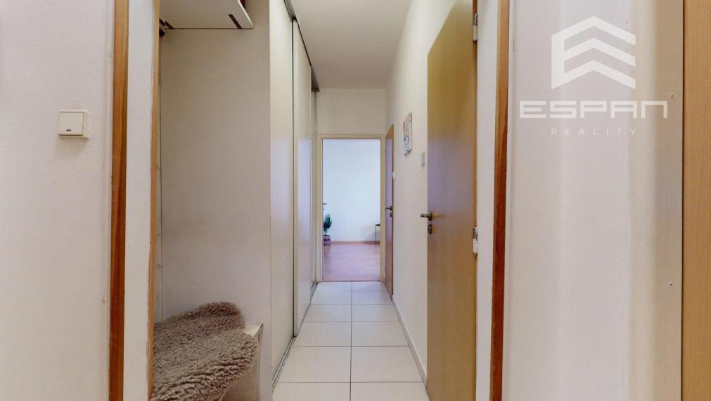 Na prenájom zariadený 2 izbový byt v príjemnej časti Ružinova, Exnárova