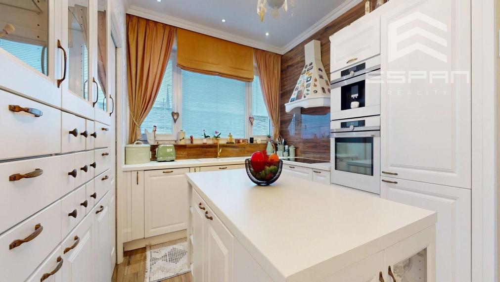 Nadštandardne vybavaný rodinný dom s bazénom v obci Kostolište