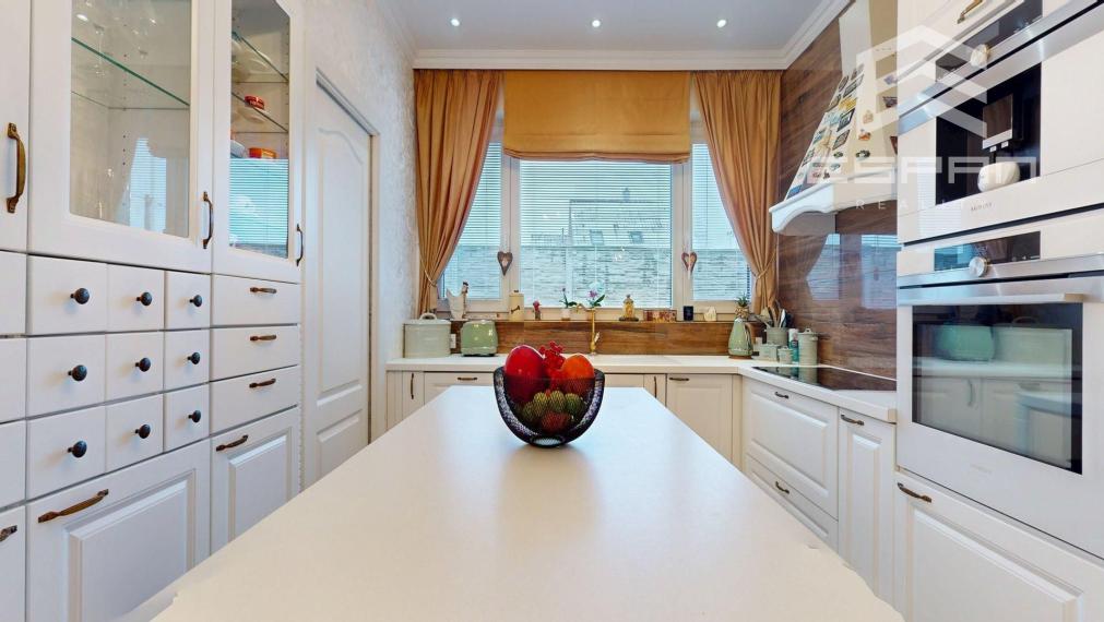 Nadštandardne vybavaný rodinný dom s bazénom v obci Kostolište