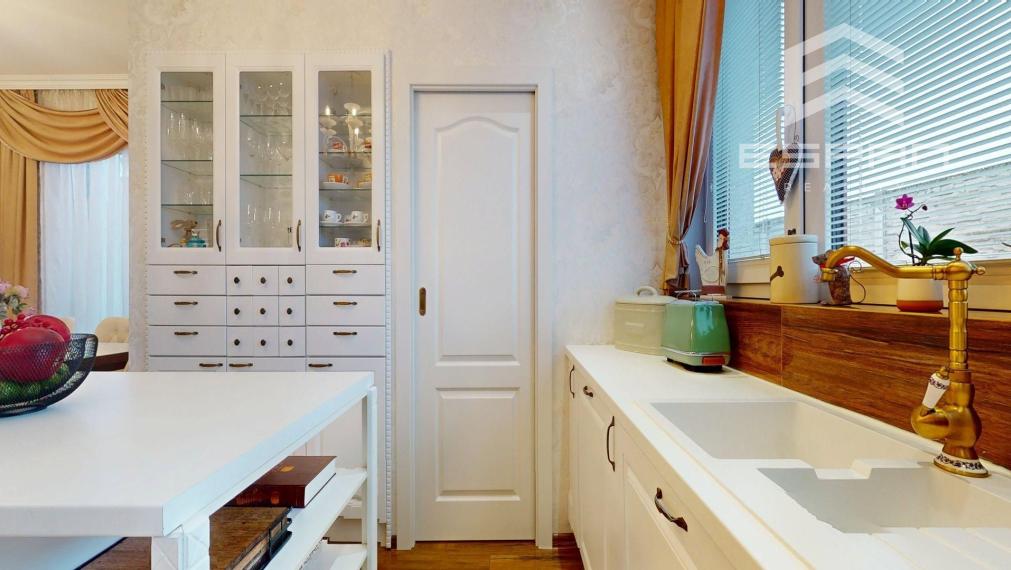 Nadštandardne vybavaný rodinný dom s bazénom v obci Kostolište