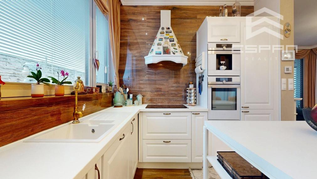 Nadštandardne vybavaný rodinný dom s bazénom v obci Kostolište