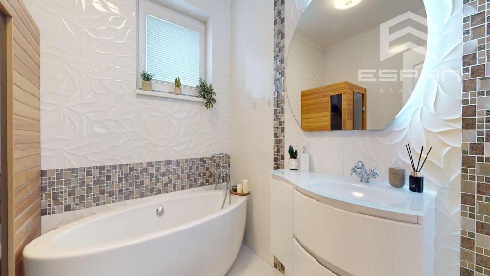 Nadštandardne vybavaný rodinný dom s bazénom v obci Kostolište