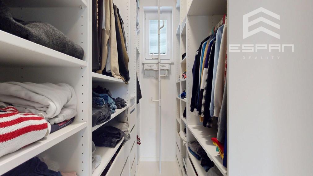 Nadštandardne vybavaný rodinný dom s bazénom v obci Kostolište