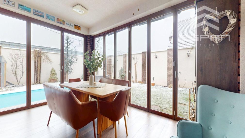 Nadštandardne vybavaný rodinný dom s bazénom v obci Kostolište